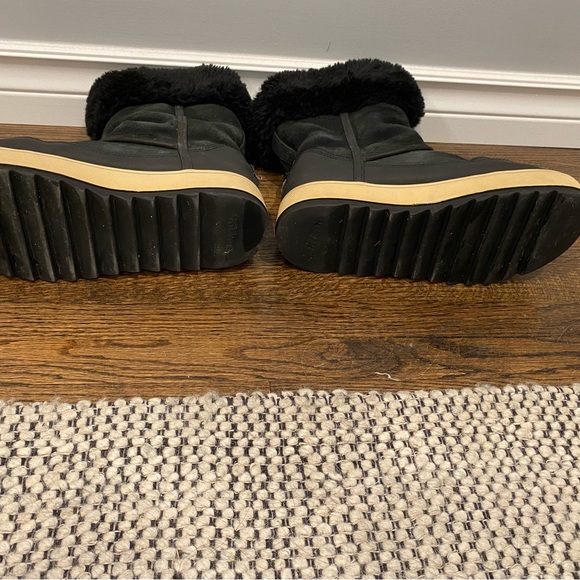 Ugg boots in very good condition. - Picture 7 of 8